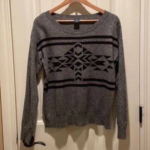 GAP M Ladies Sweater LongSleeve Scoop neck Nordic Tribal Design